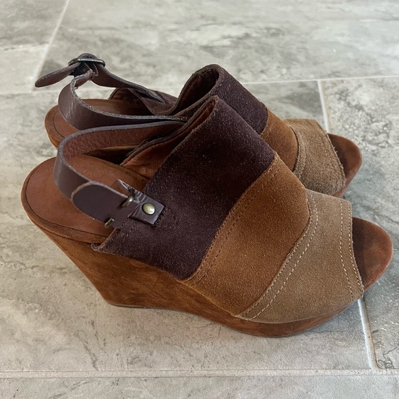 Lucky Brand - Platform Sandals - Picture 7 of 13